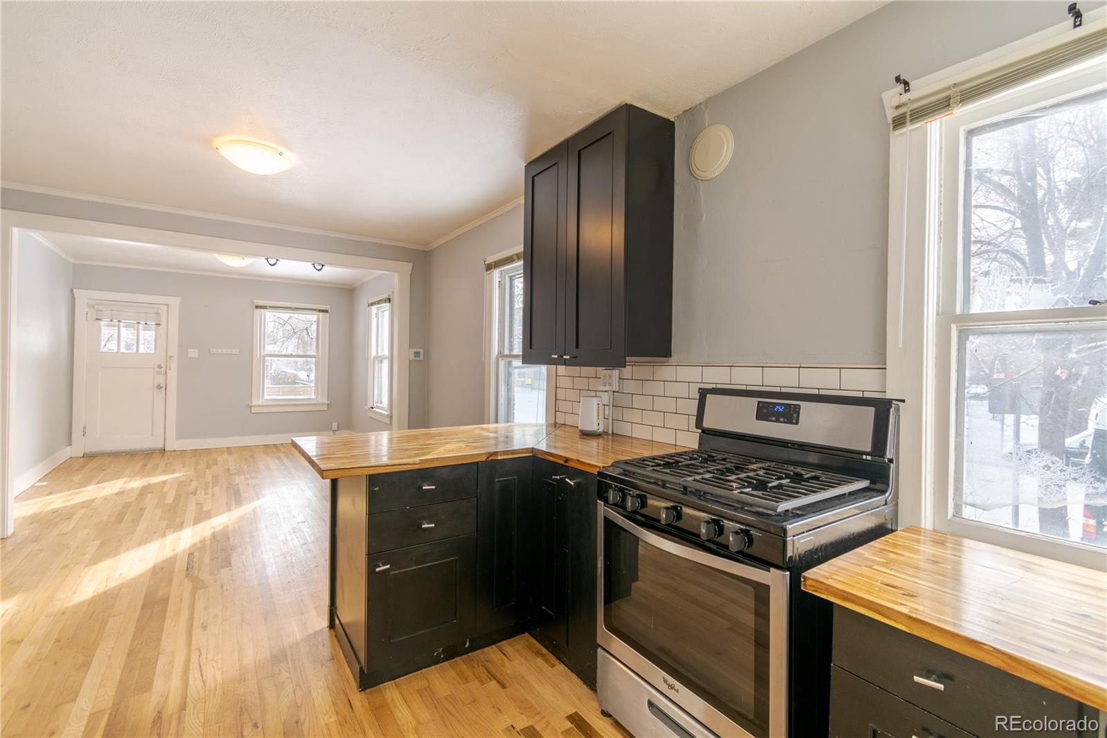 185 W Archer Place