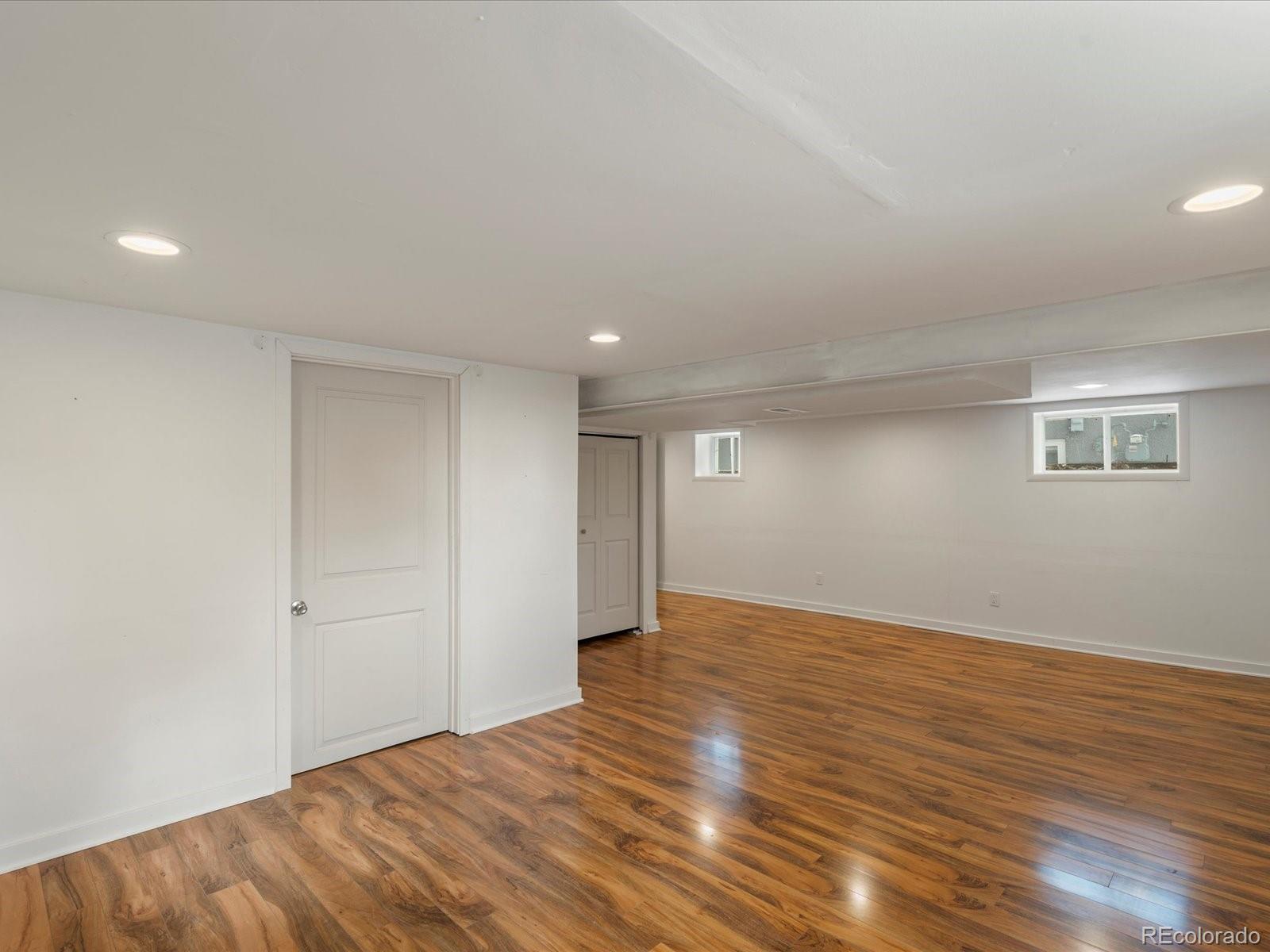 185 W Archer Place