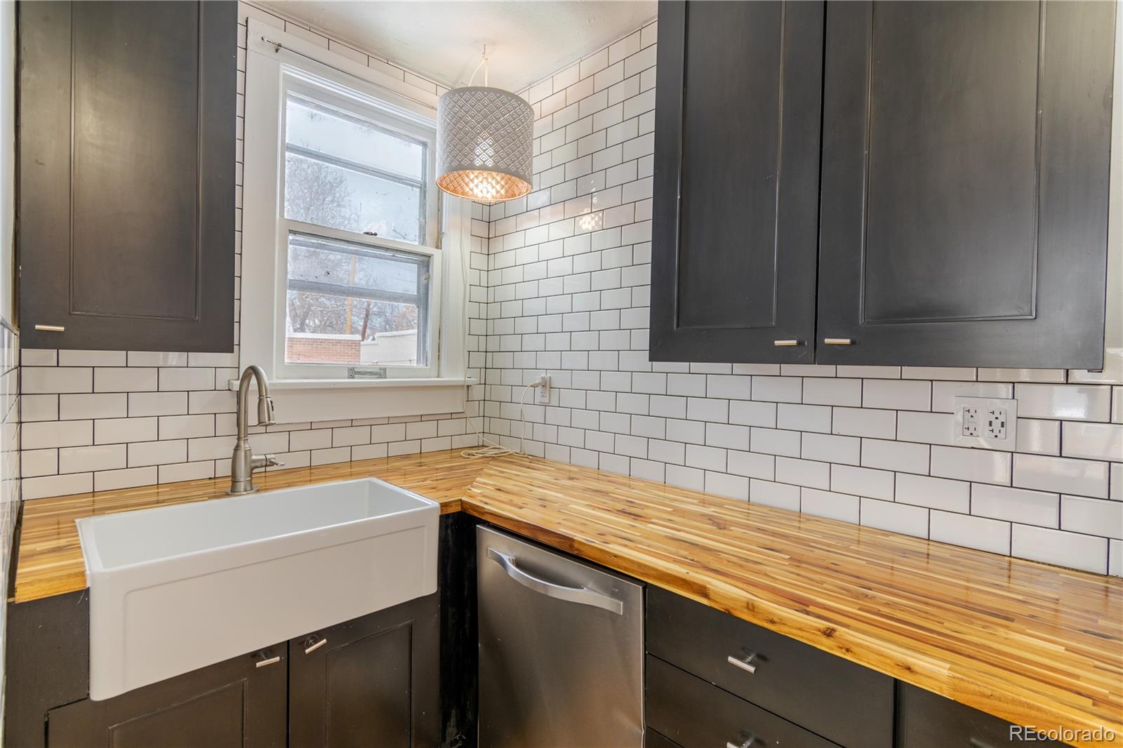 185 W Archer Place