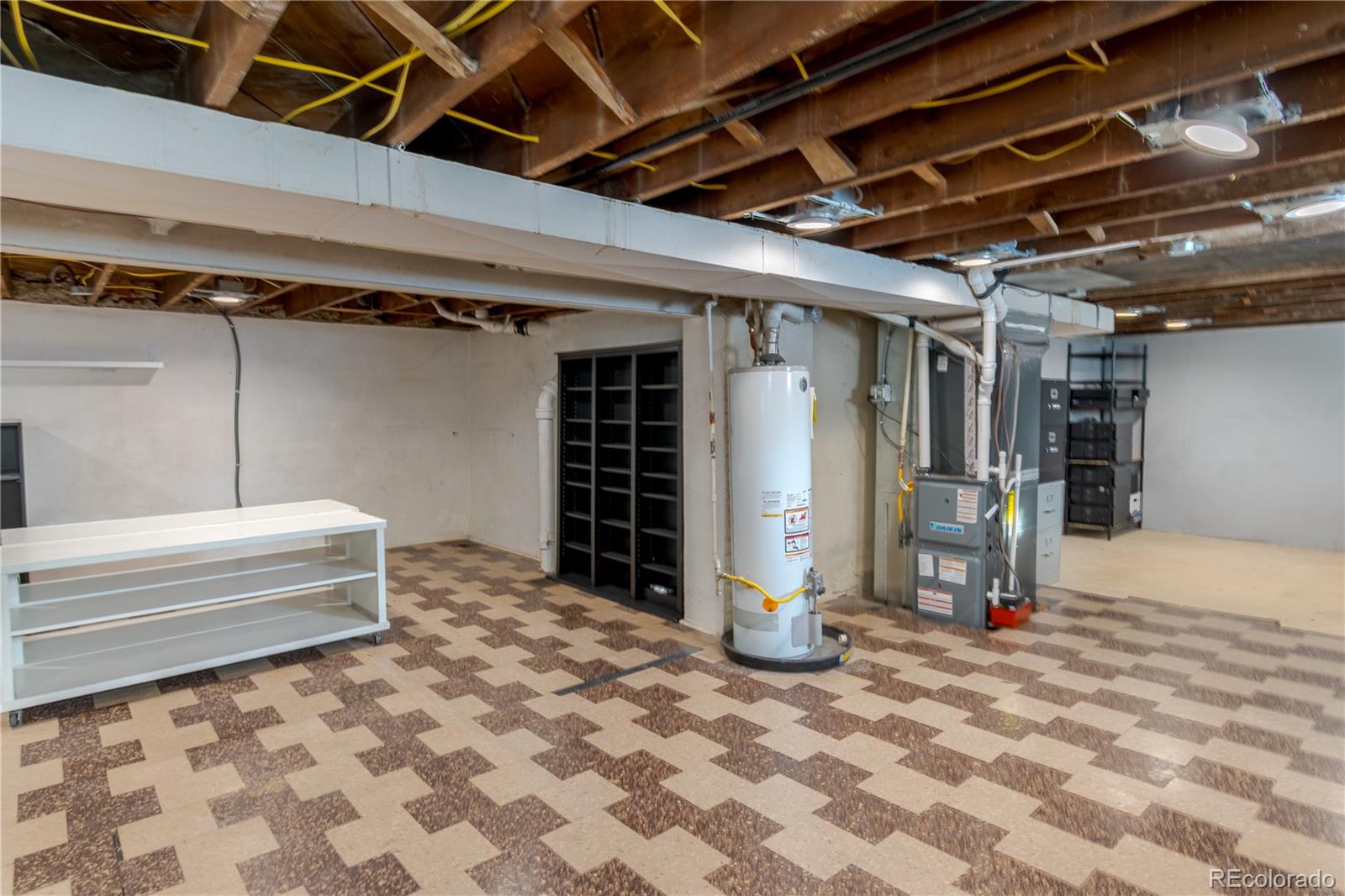 185 W Archer Place