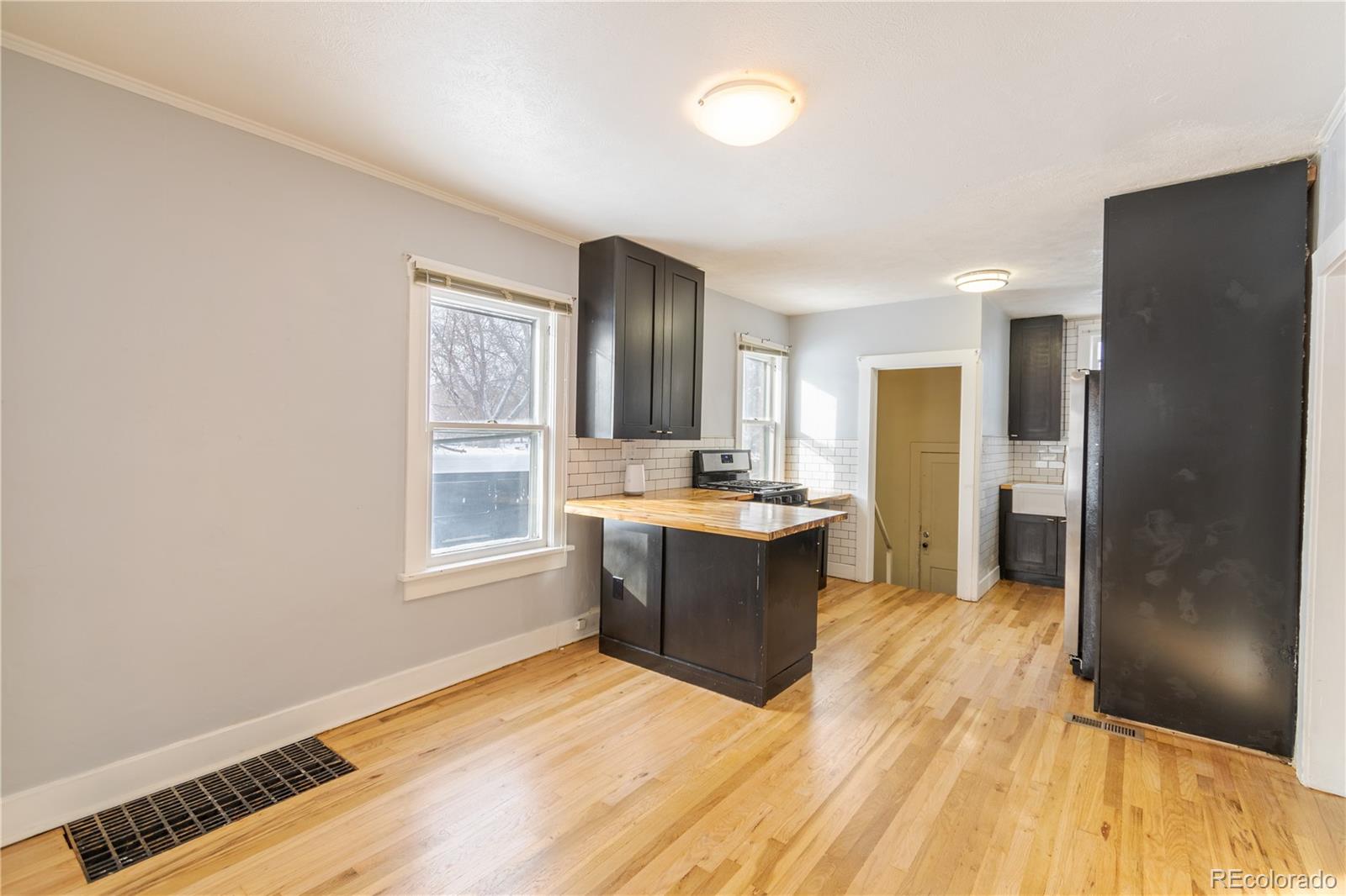 185 W Archer Place