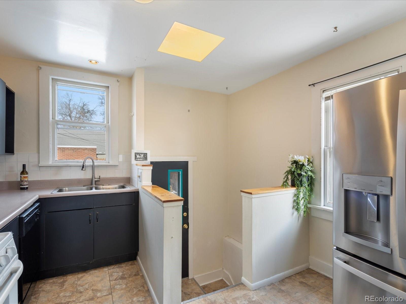 185 W Archer Place