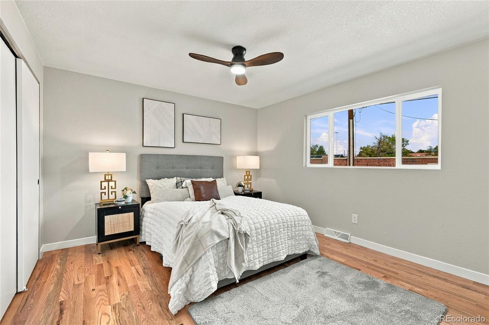 5041 W 71st Place