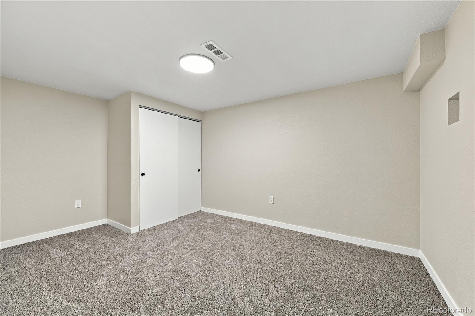 5041 W 71st Place