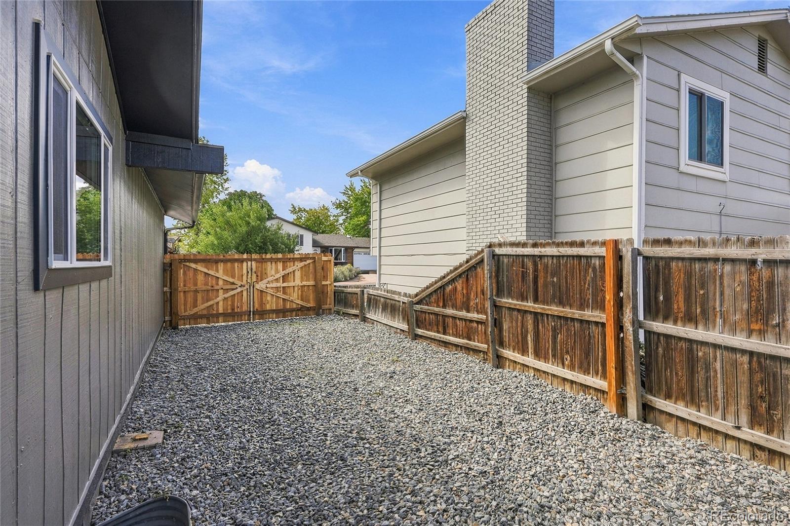 5041 W 71st Place