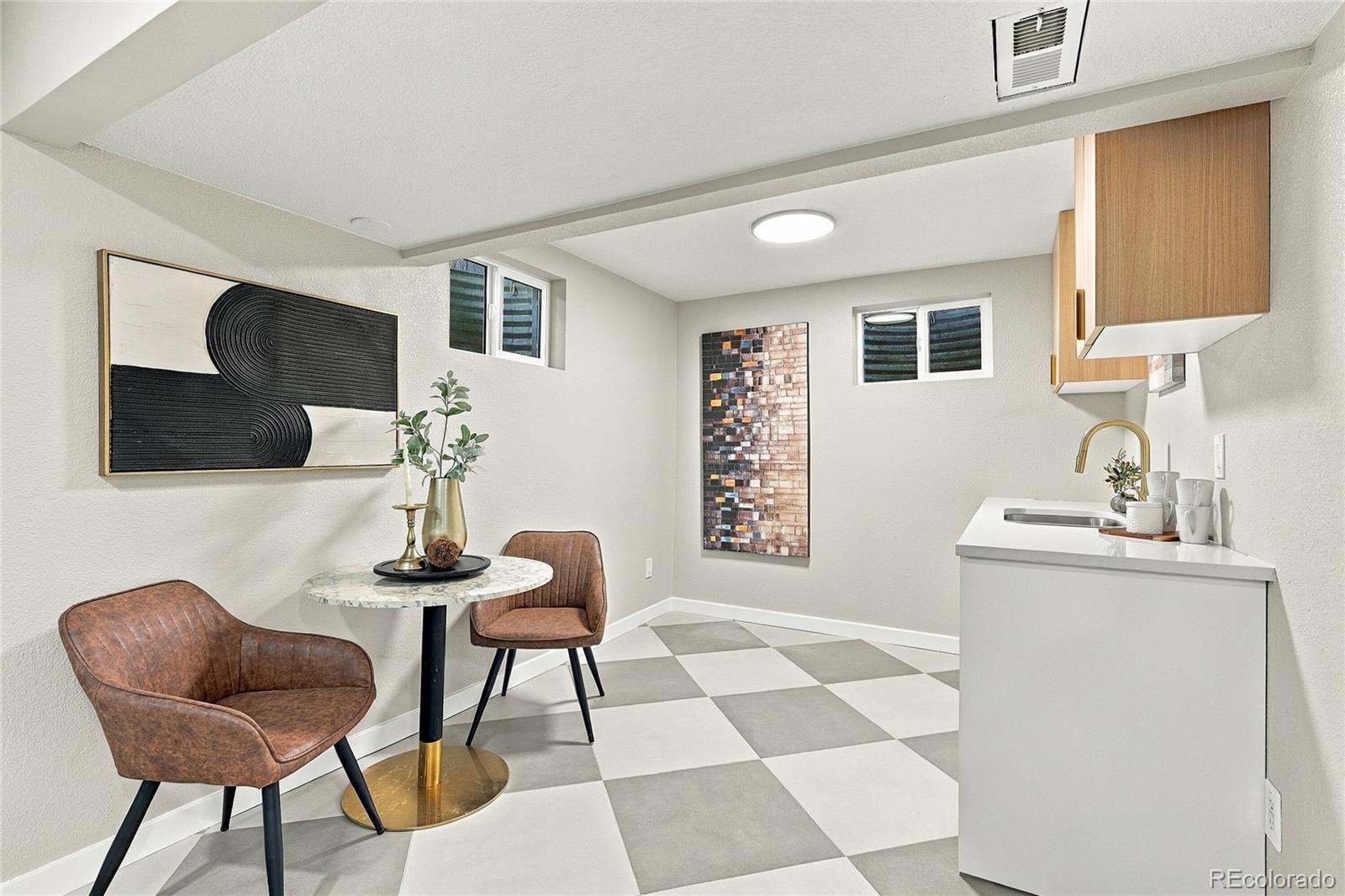 5041 W 71st Place