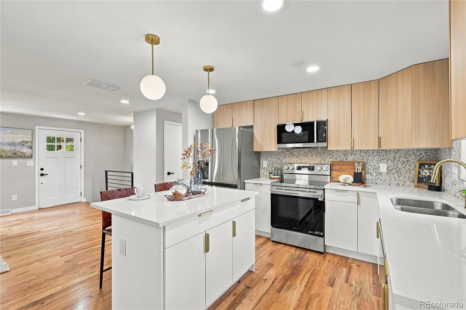 5041 W 71st Place