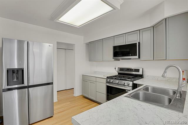 7925 W Layton Avenue Unit: 528