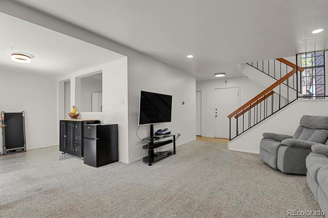 7925 W Layton Avenue Unit: 528