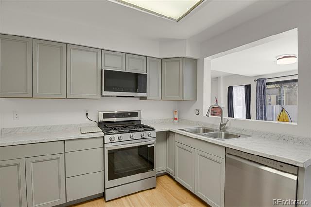 7925 W Layton Avenue Unit: 528