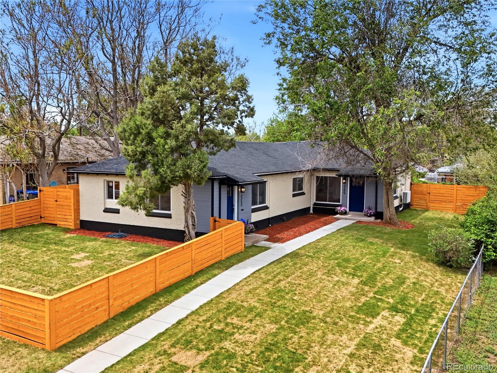 3255 Pontiac Street