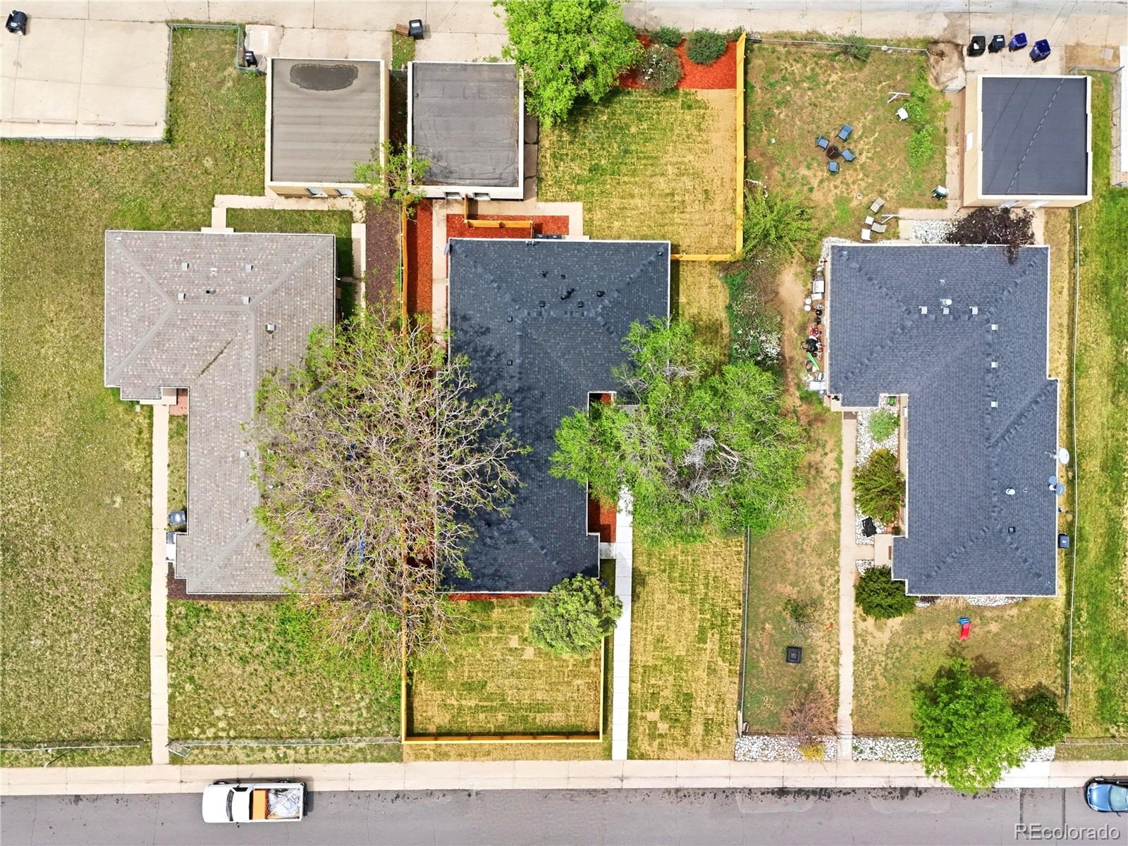 3255 Pontiac Street