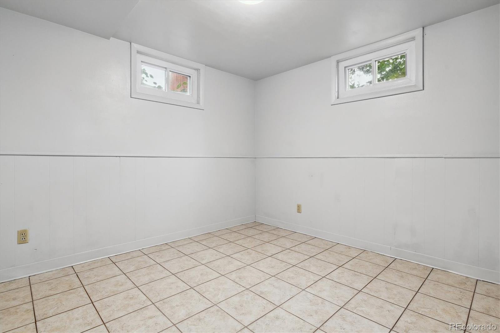 3240 W Layton Avenue