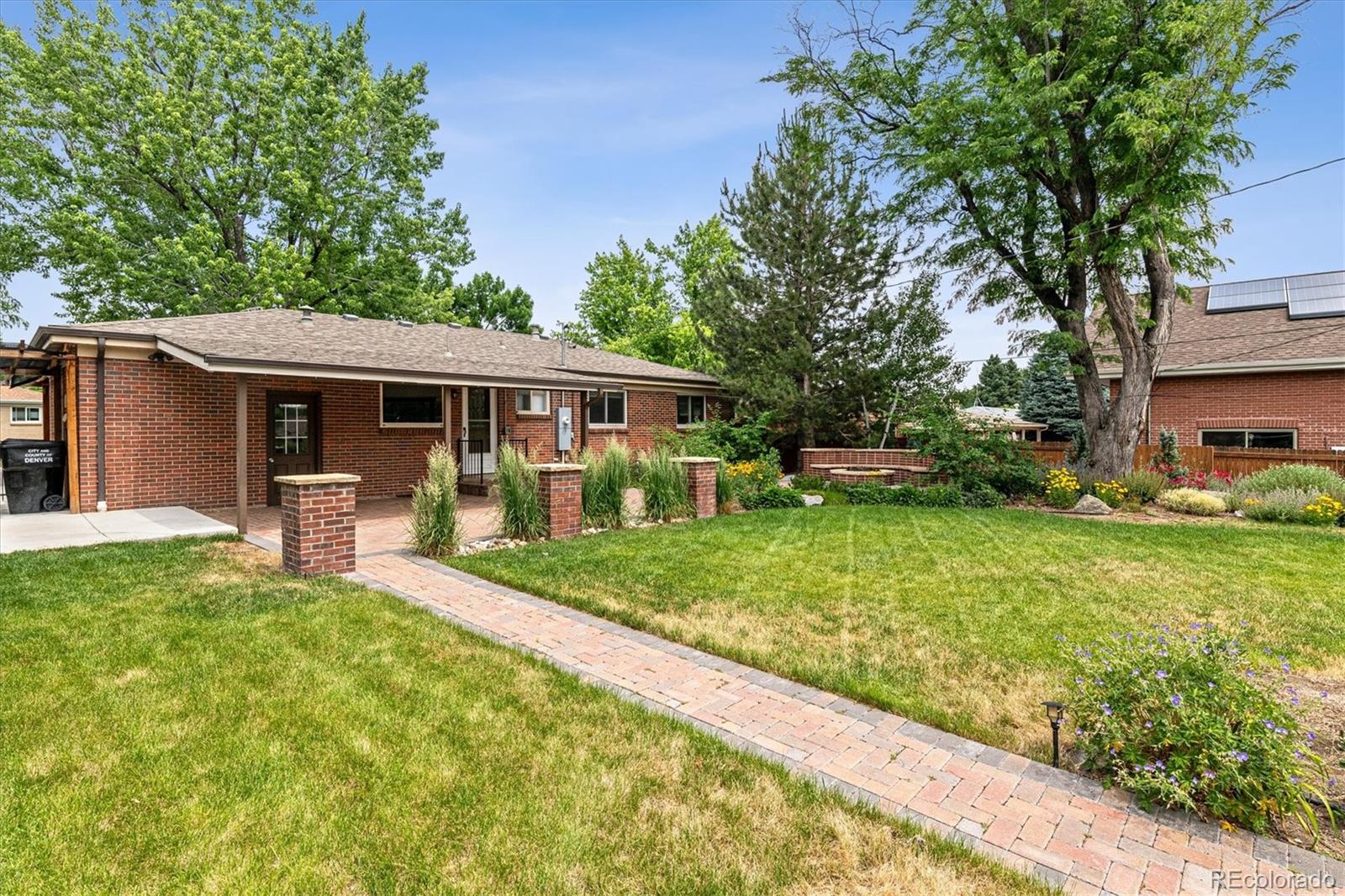3240 W Layton Avenue