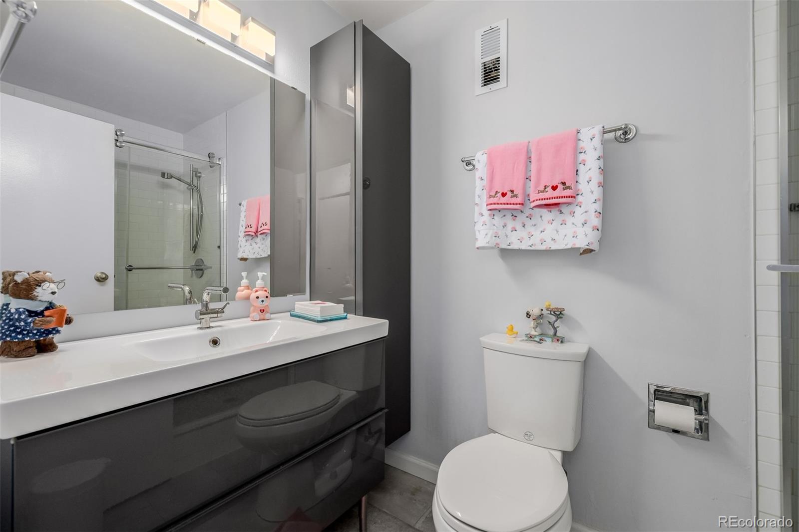 1625 Larimer Street Unit: 1207