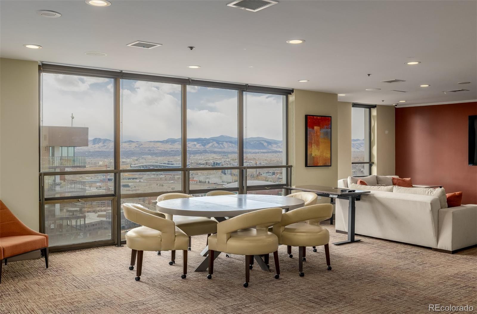 1625 Larimer Street Unit: 1207