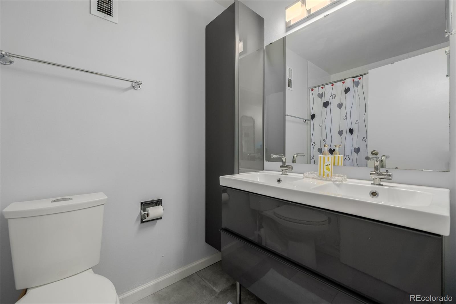 1625 Larimer Street Unit: 1207