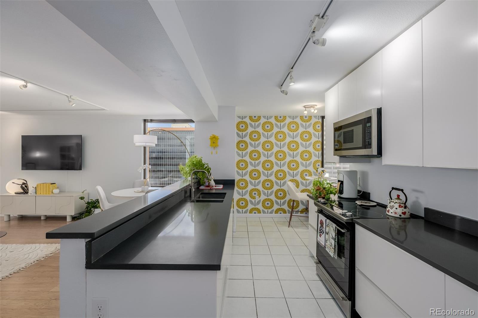 1625 Larimer Street Unit: 1207