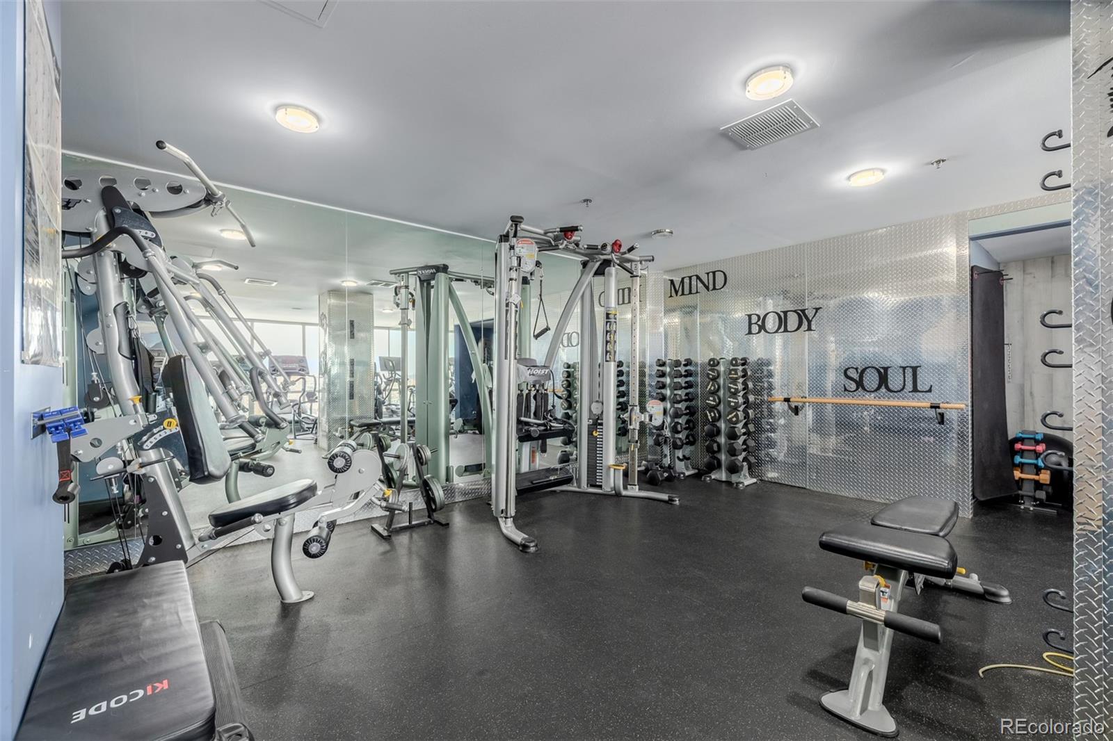 1625 Larimer Street Unit: 1207