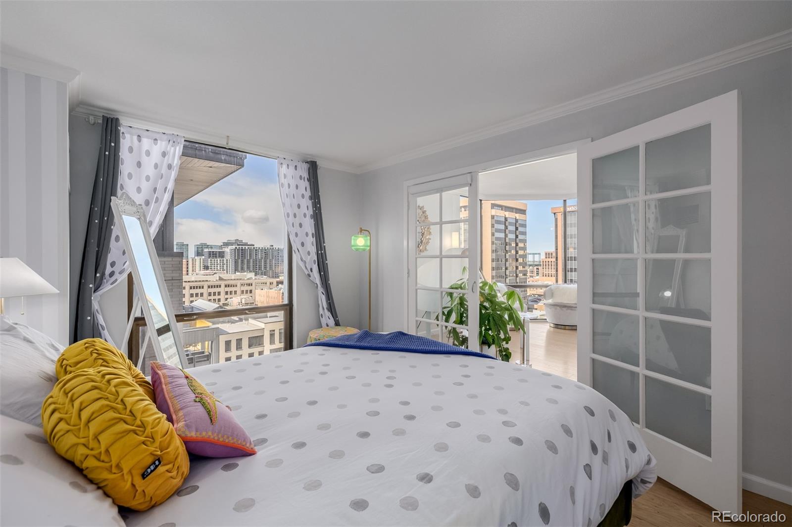 1625 Larimer Street Unit: 1207