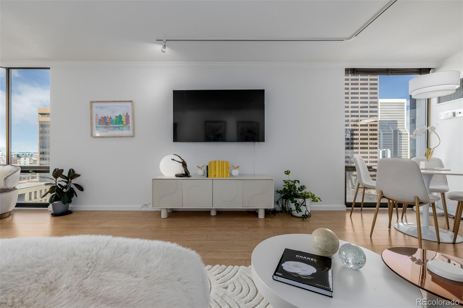1625 Larimer Street Unit: 1207