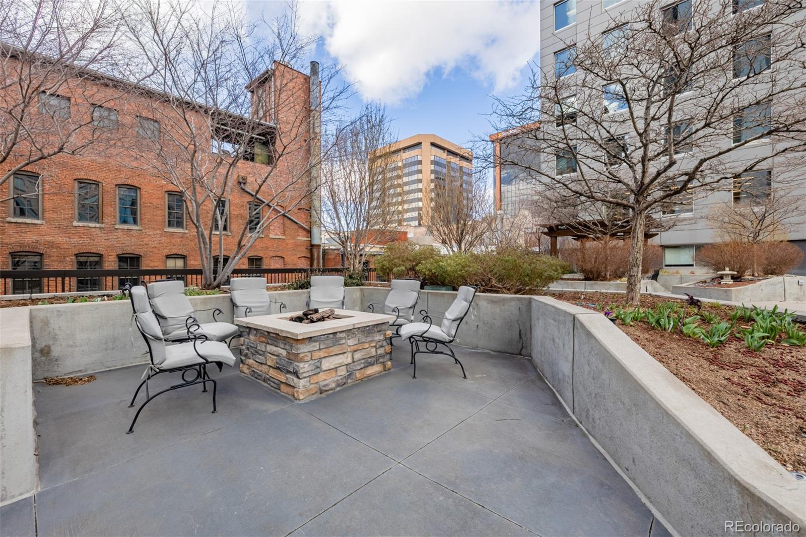 1625 Larimer Street Unit: 1207