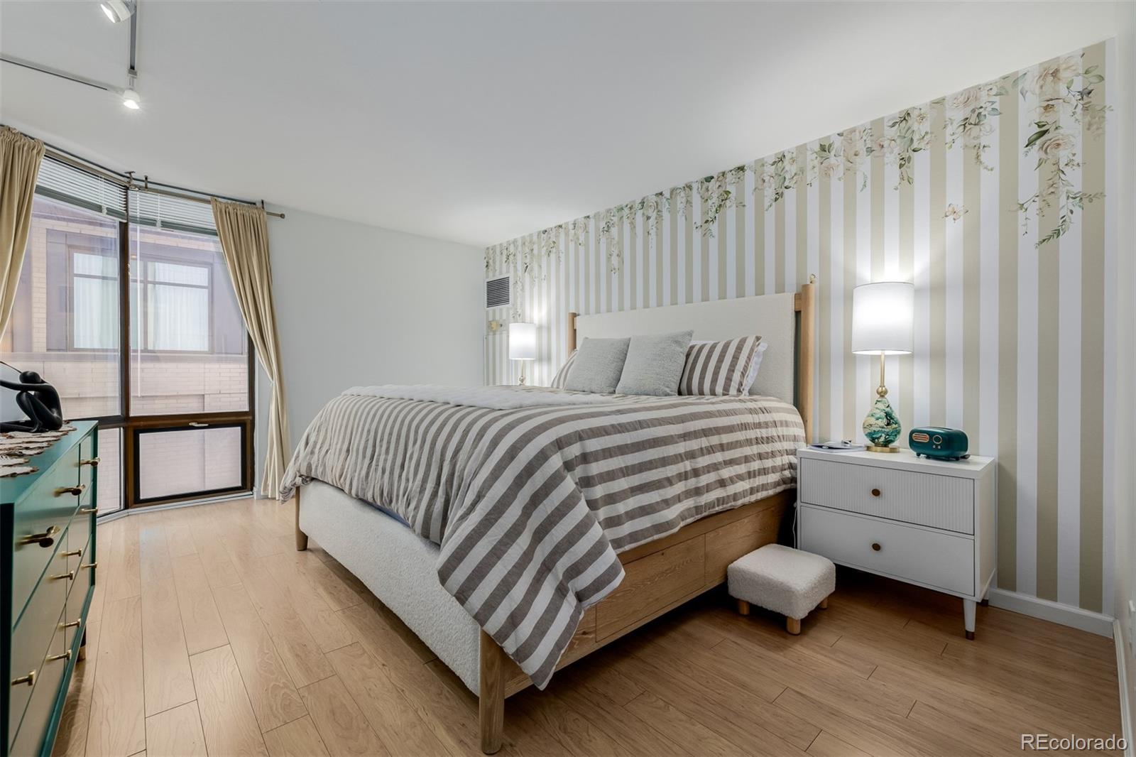 1625 Larimer Street Unit: 1207