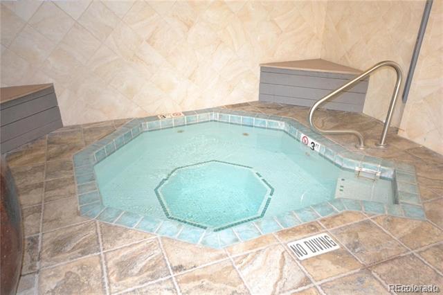 2 Adams Street Unit: 604