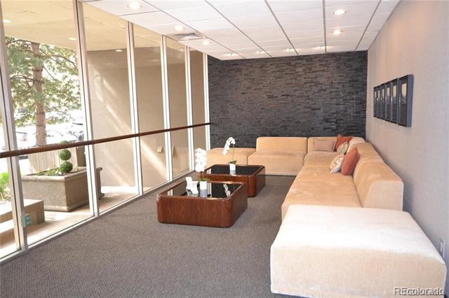 2 Adams Street Unit: 604