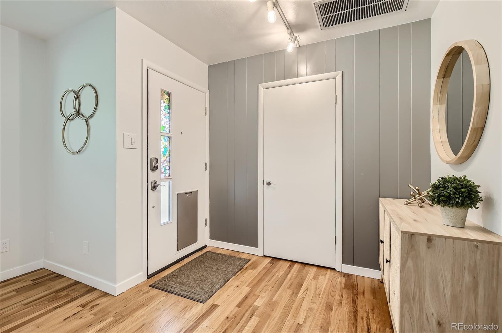 1210 N Overland Trail