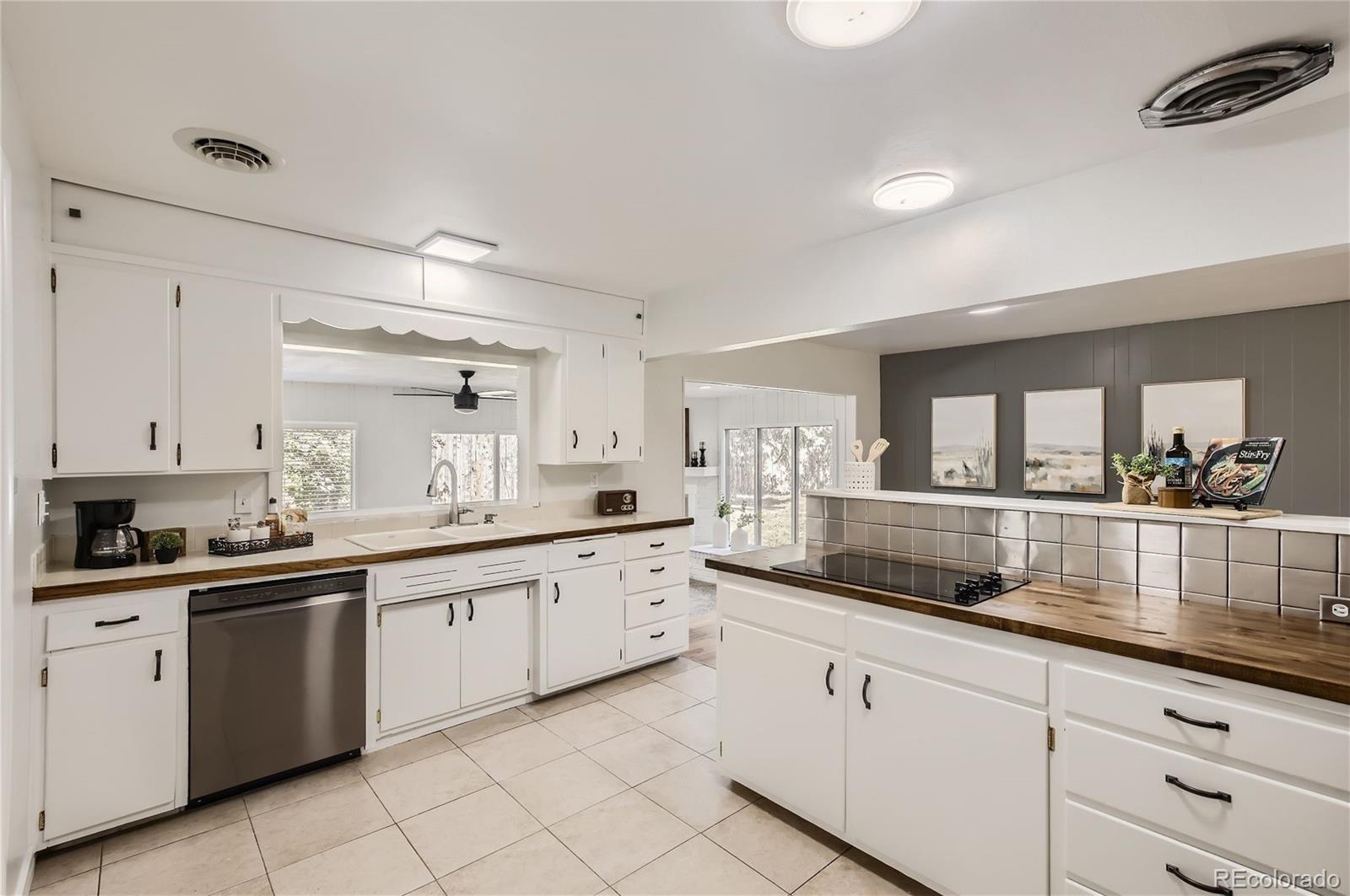 1210 N Overland Trail
