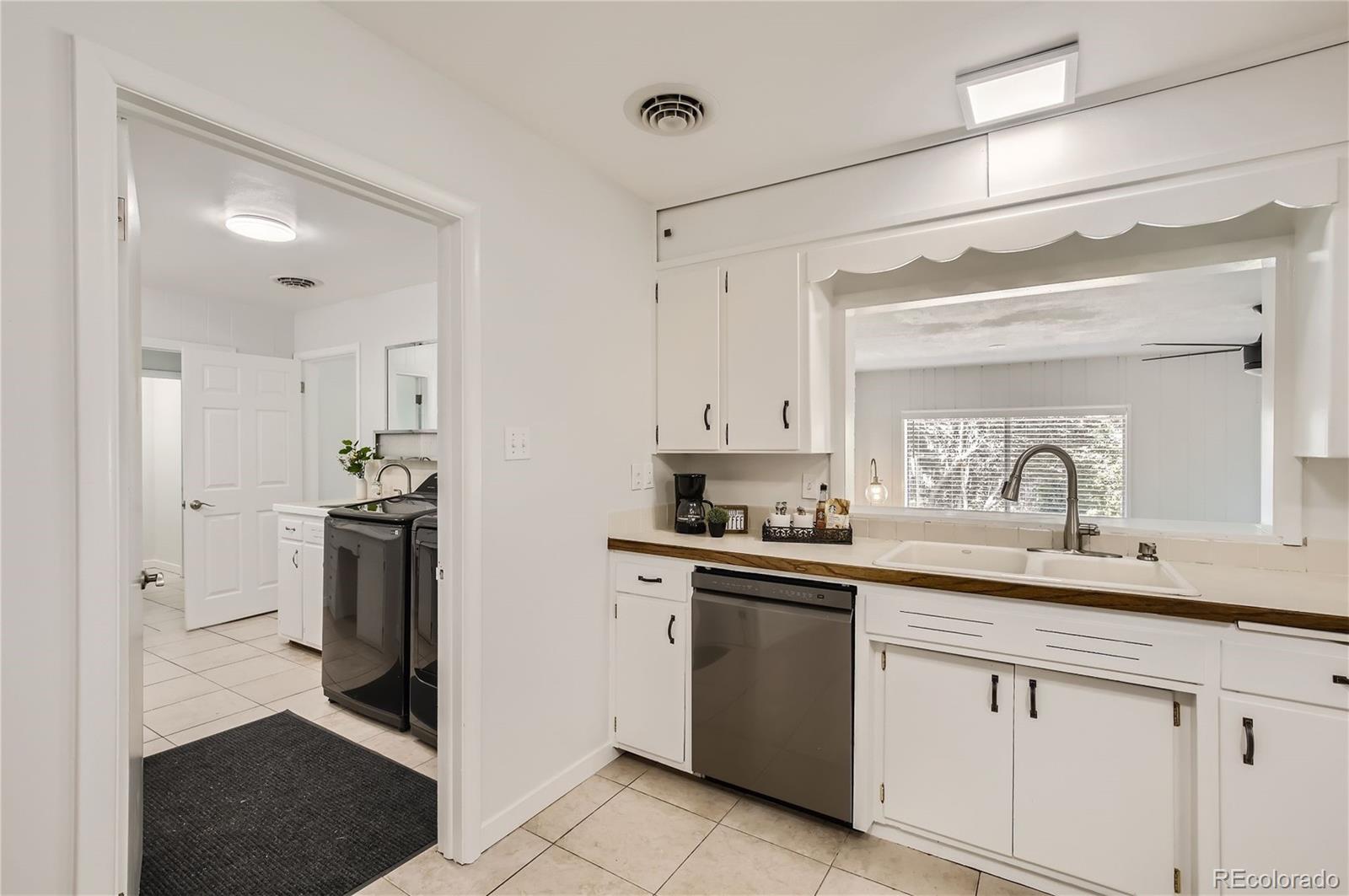 1210 N Overland Trail
