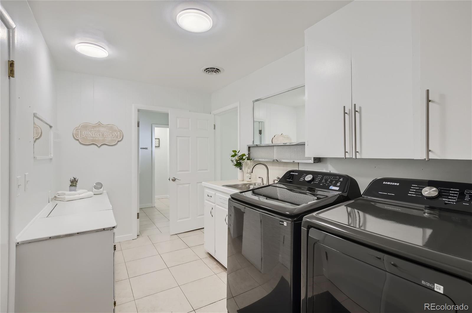 1210 N Overland Trail