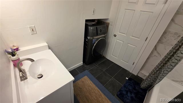 1525 S Holly Street Unit: 104