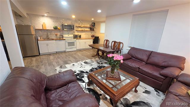 1525 S Holly Street Unit: 104