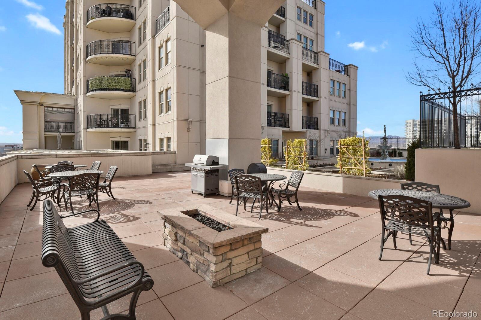 925 N Lincoln Street Unit: 8G