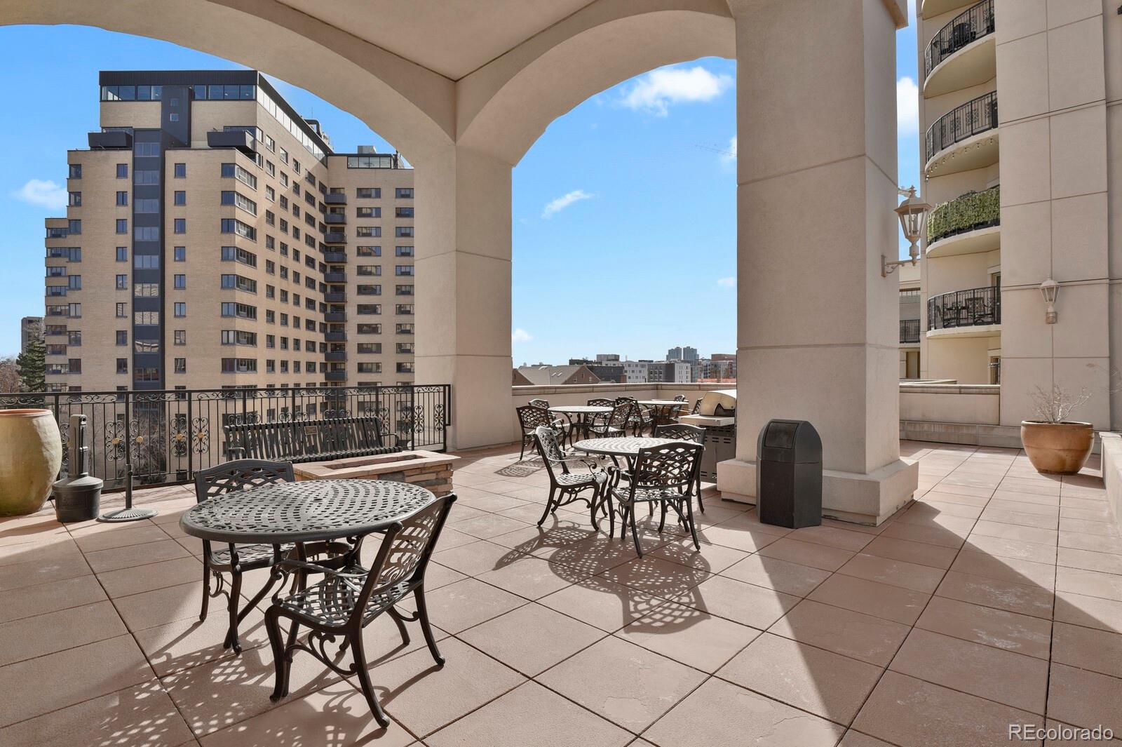 925 N Lincoln Street Unit: 8G