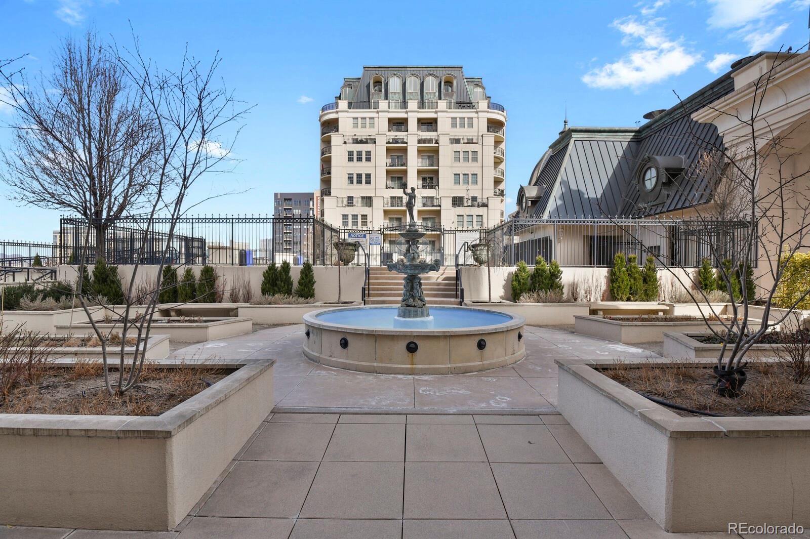 925 N Lincoln Street Unit: 8G