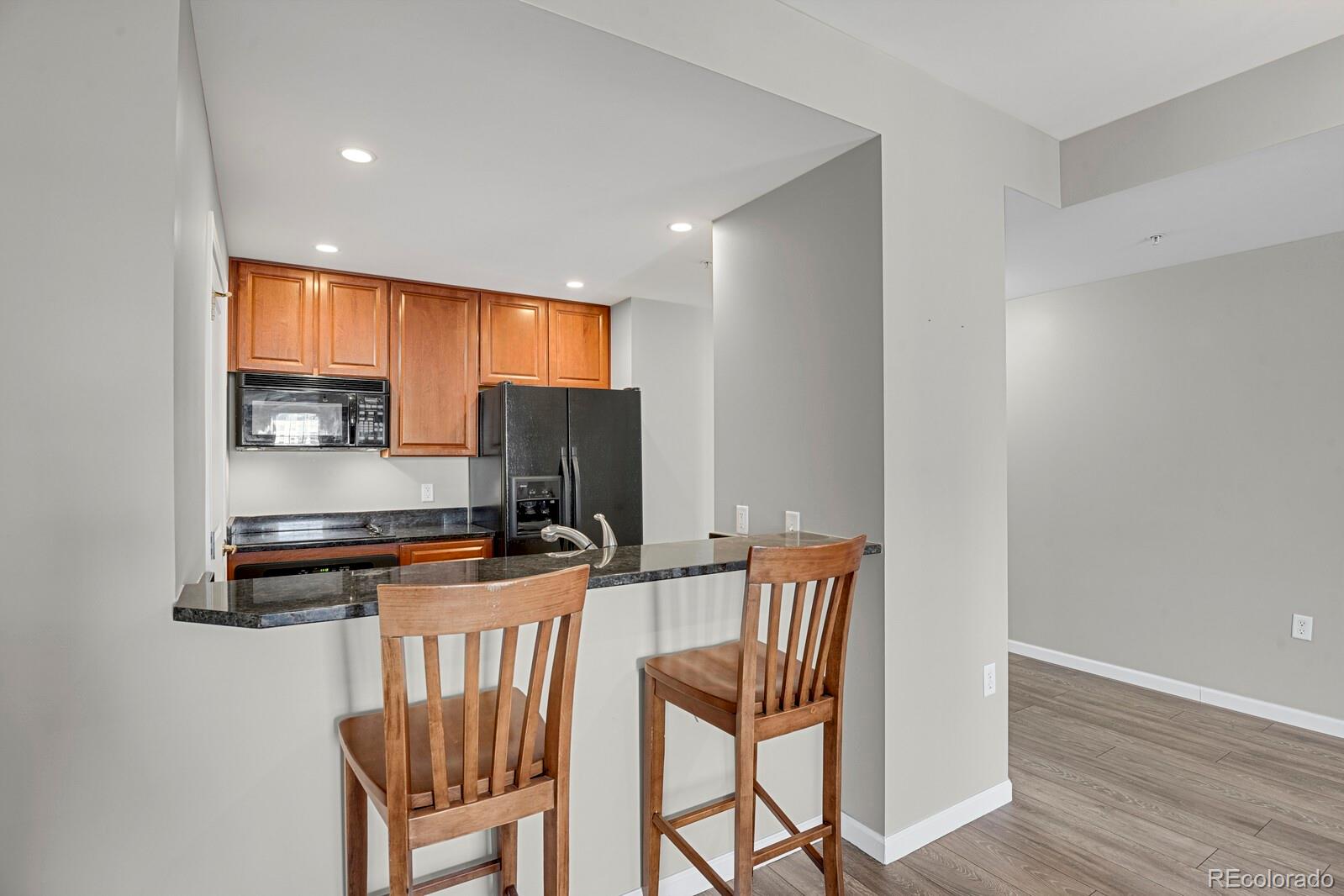 925 N Lincoln Street Unit: 8G
