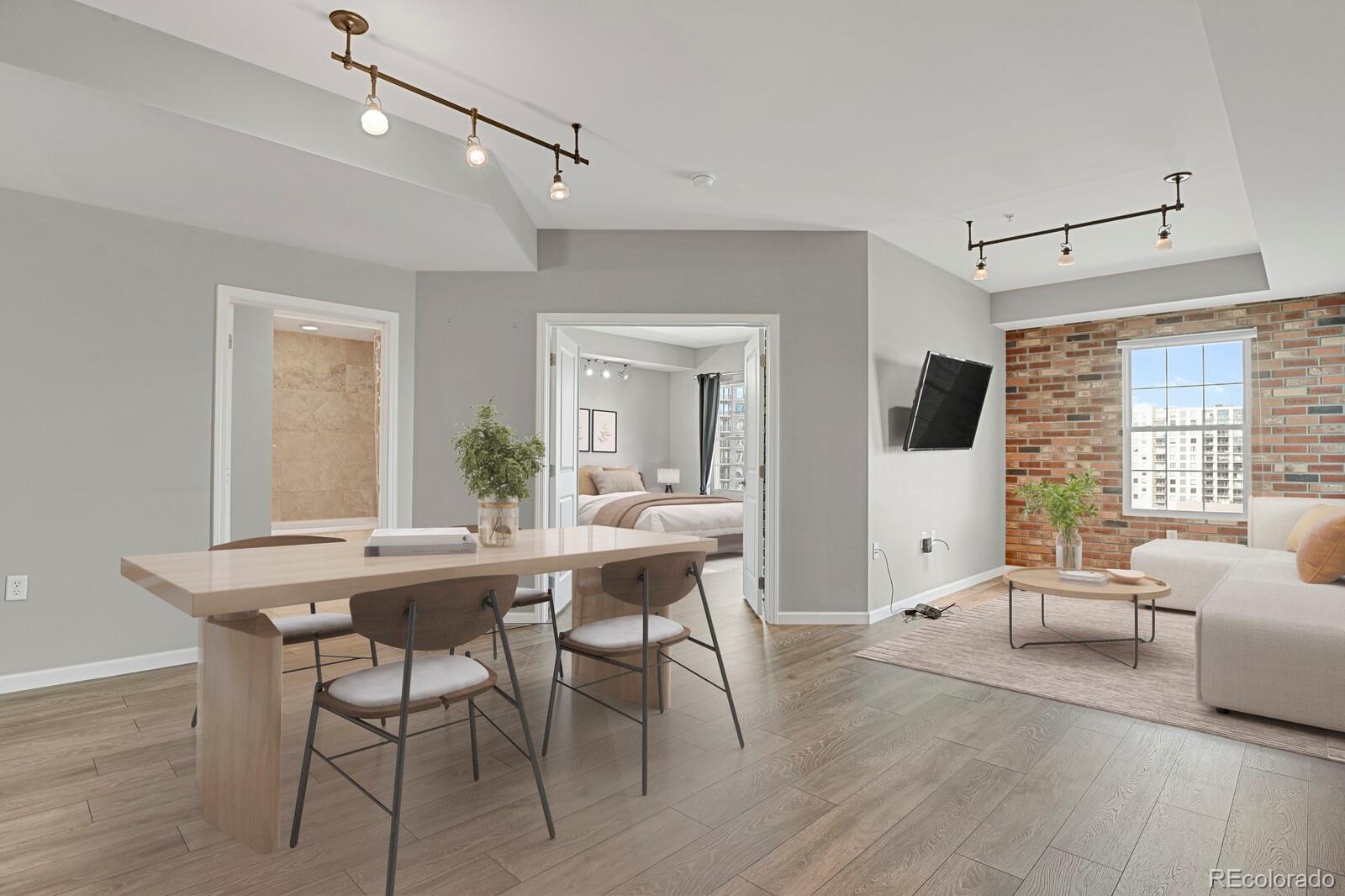 925 N Lincoln Street Unit: 8G