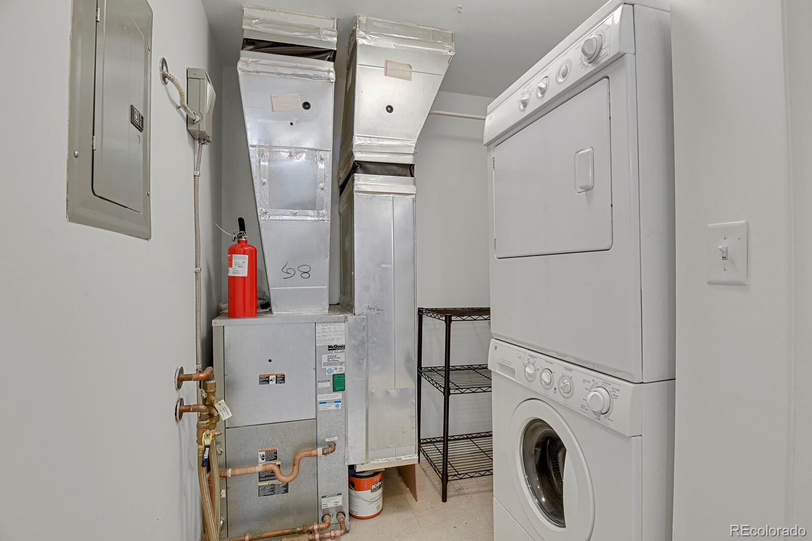 925 N Lincoln Street Unit: 8G