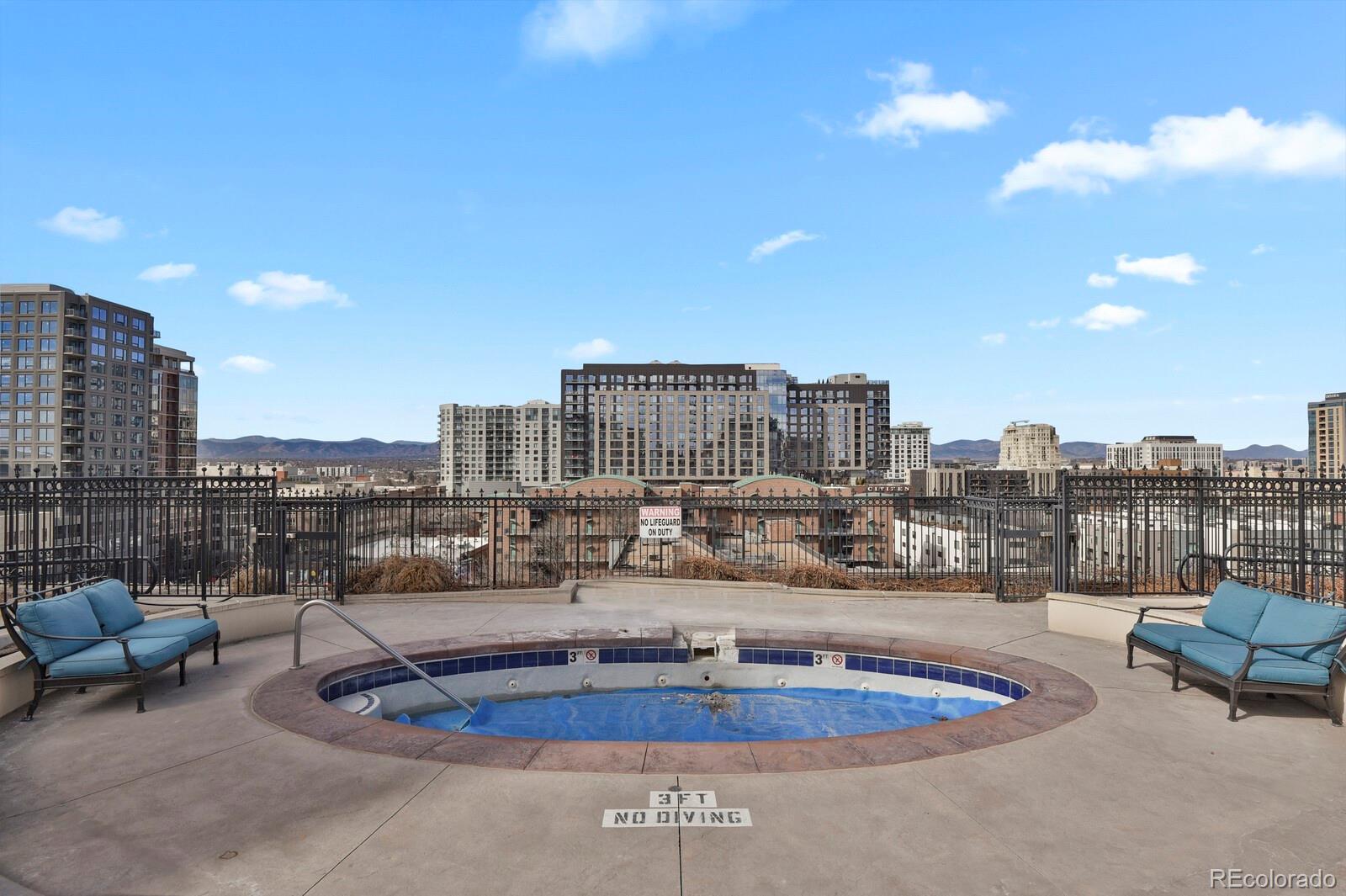 925 N Lincoln Street Unit: 8G