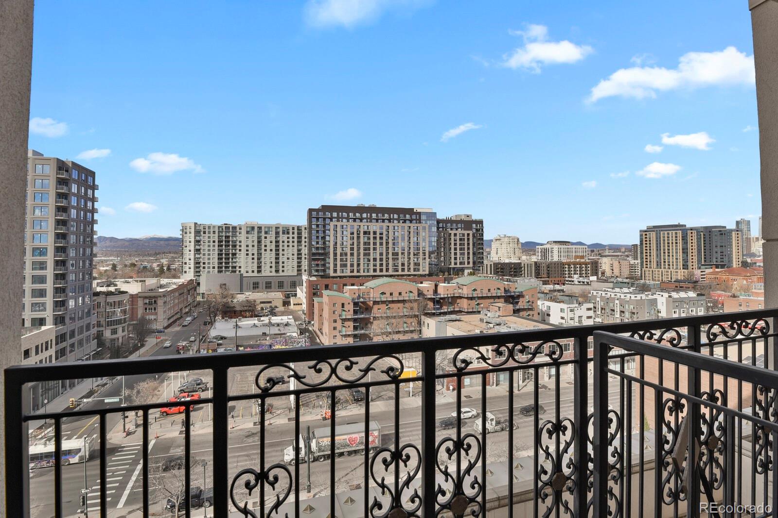 925 N Lincoln Street Unit: 8G