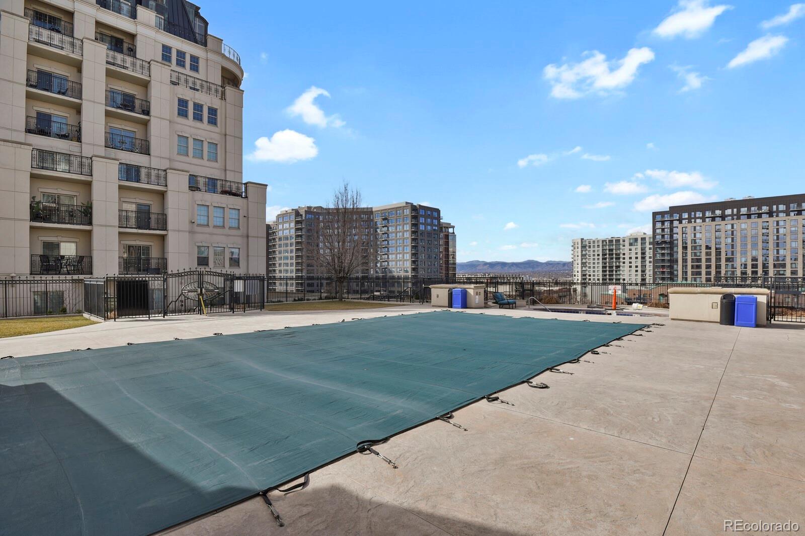 925 N Lincoln Street Unit: 8G
