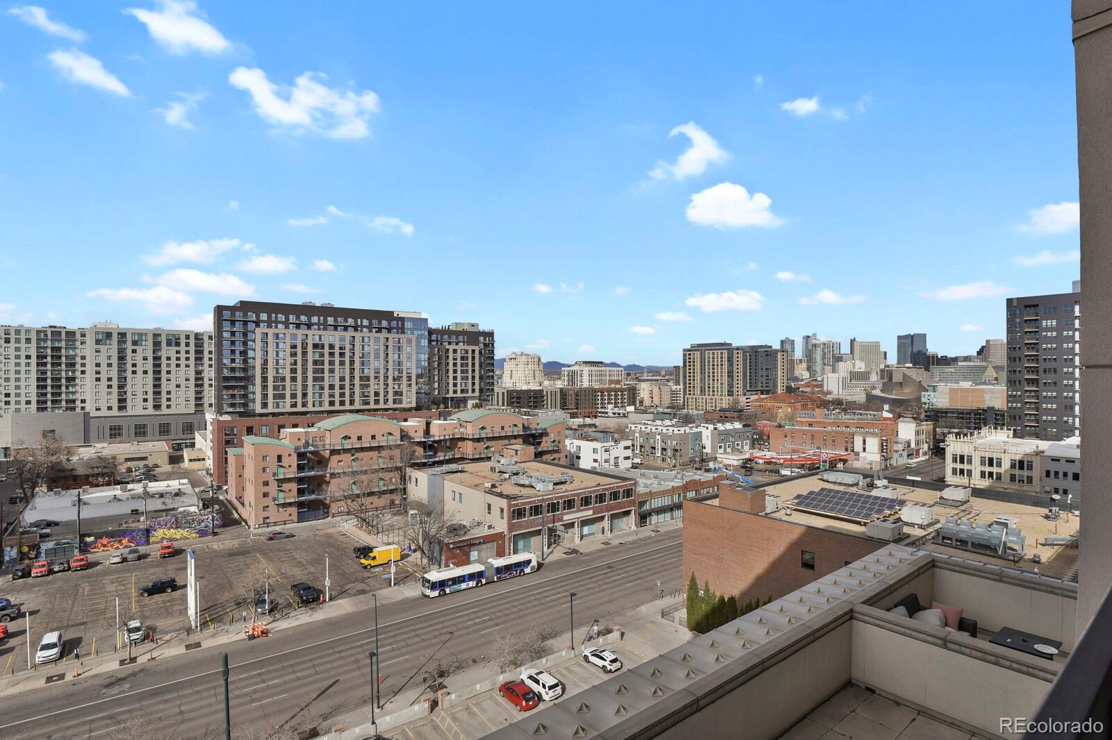 925 N Lincoln Street Unit: 8G