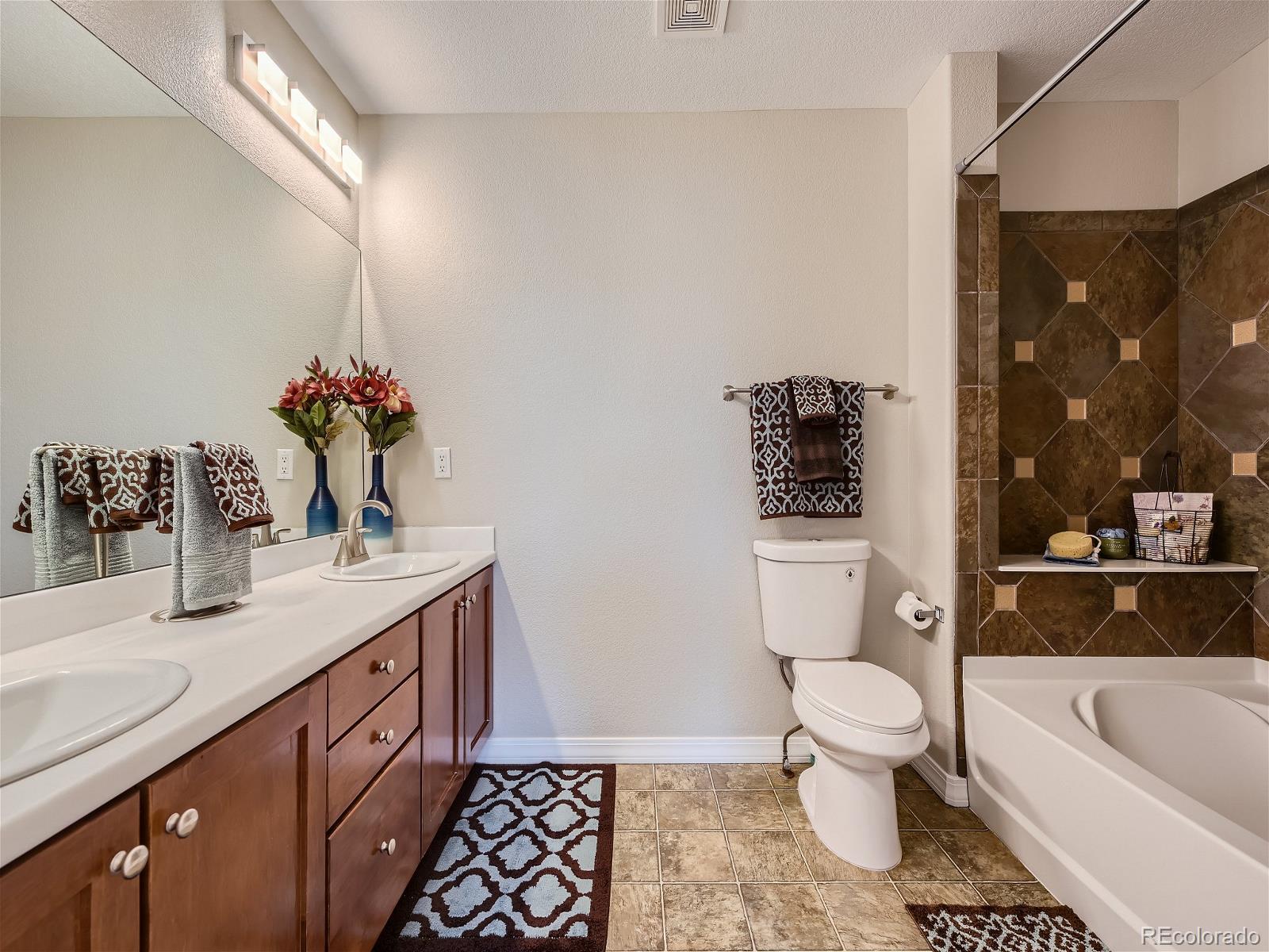 8808 S Kipling Way Unit: 204