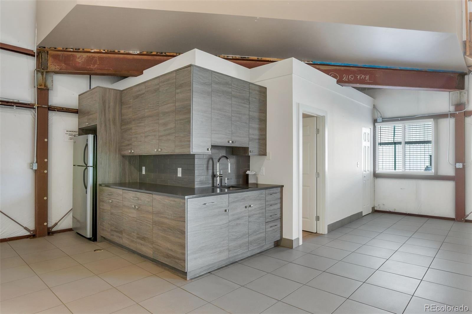 7161 S Peoria Street Unit: 18E