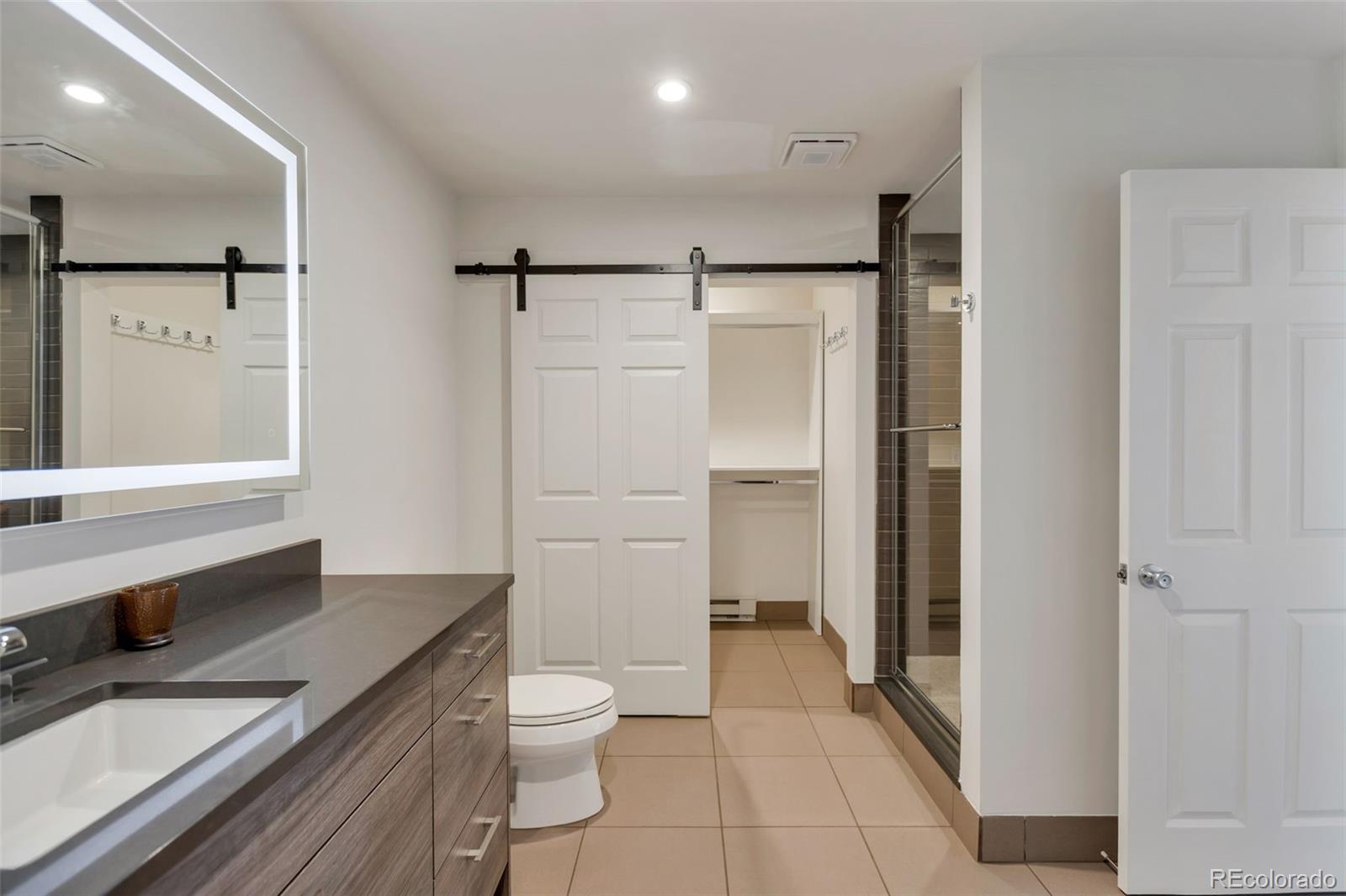 7161 S Peoria Street Unit: 18E