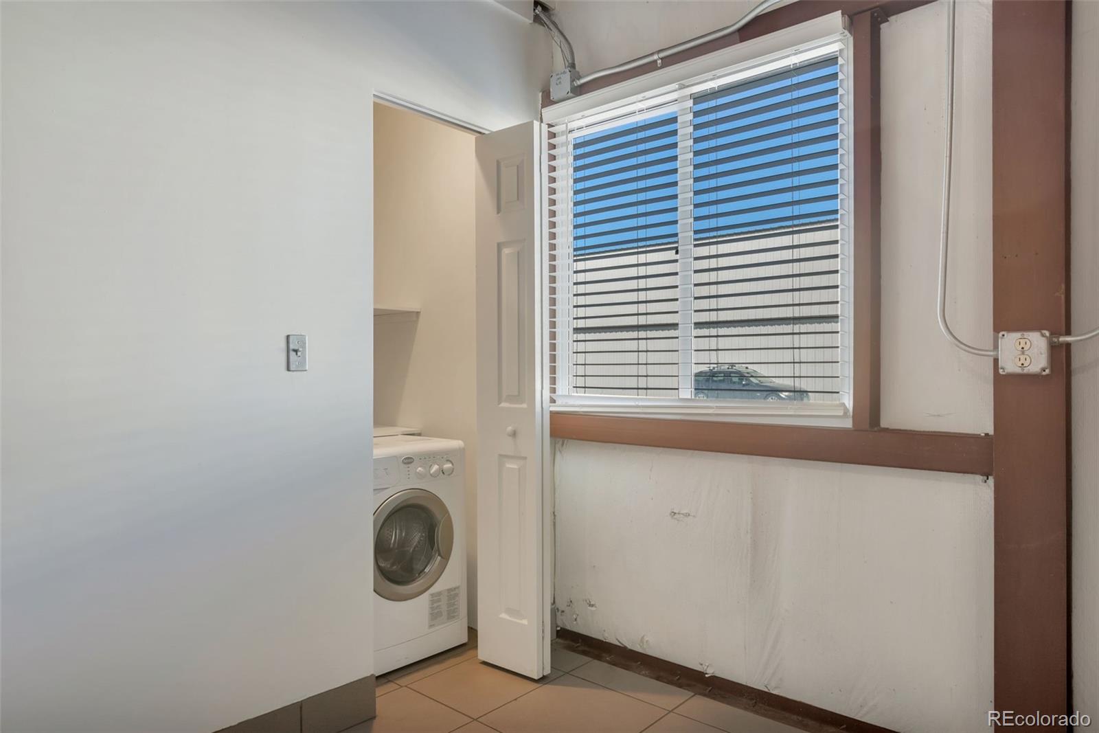 7161 S Peoria Street Unit: 18E