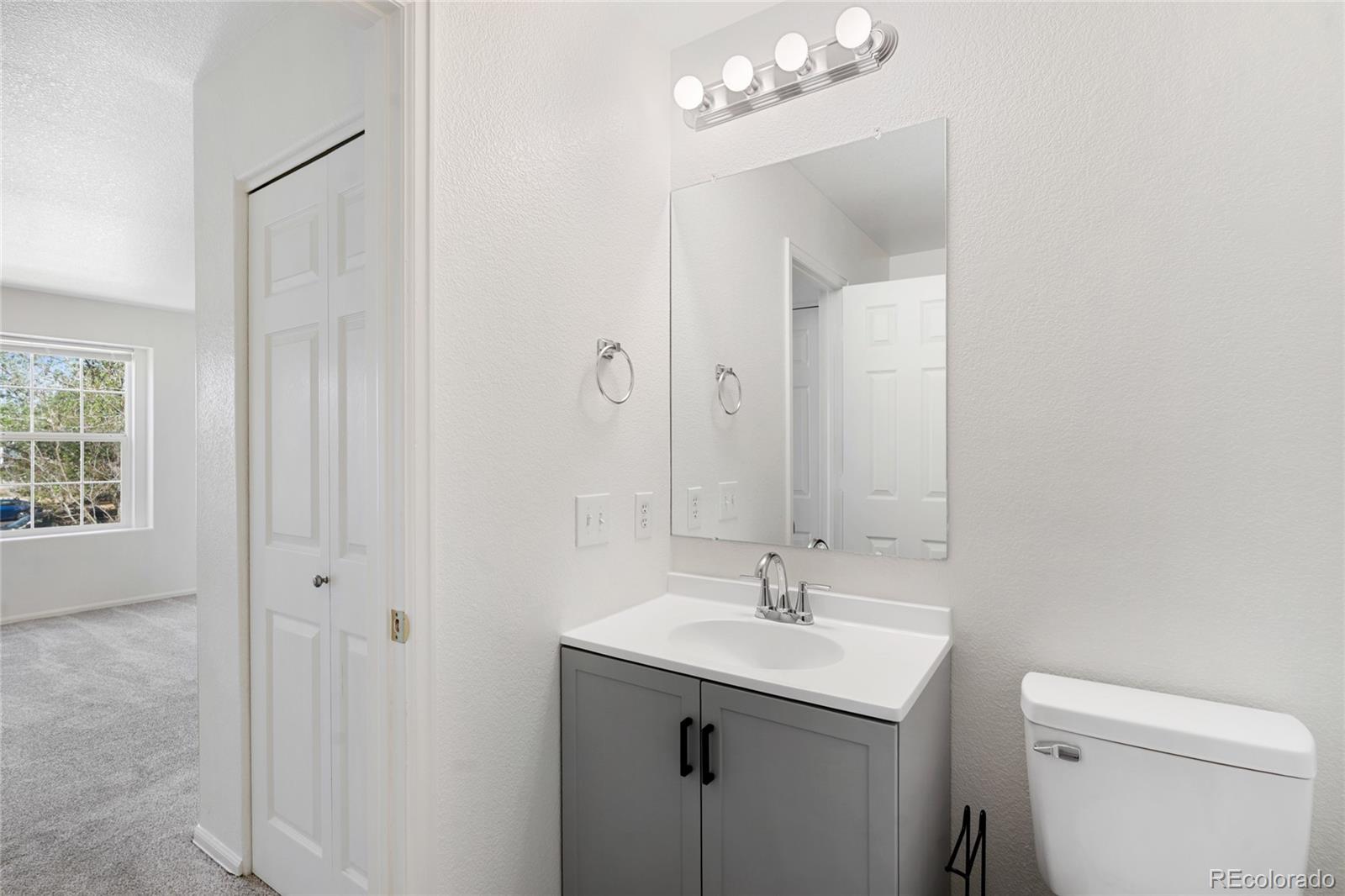 1276 S Zeno Circle